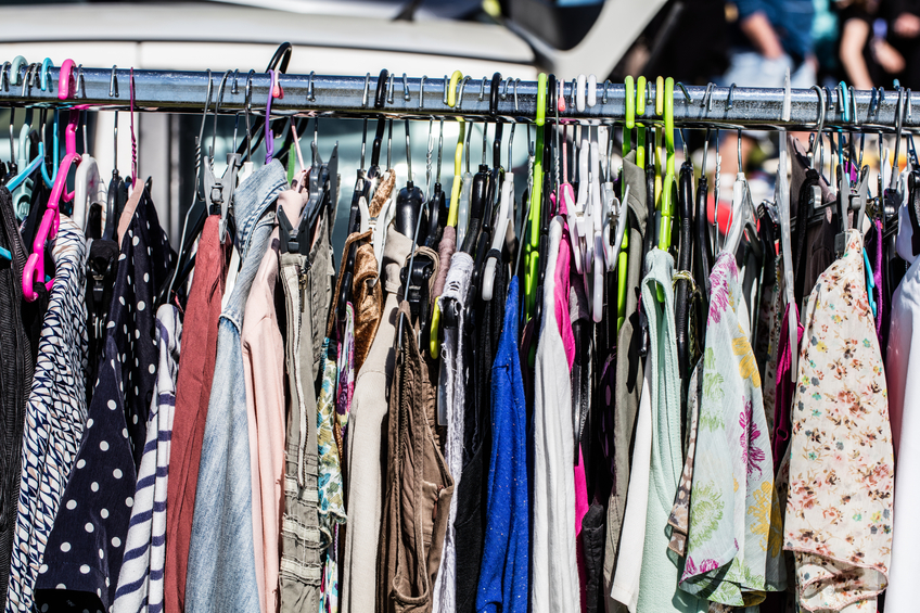 Reciclar ropa: consumo sostenible y creatividad