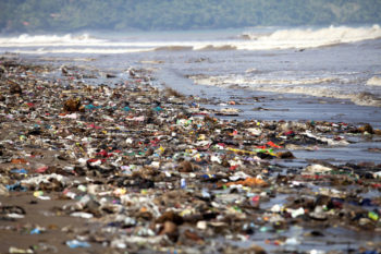 "basura-plastica-en-el-mar"